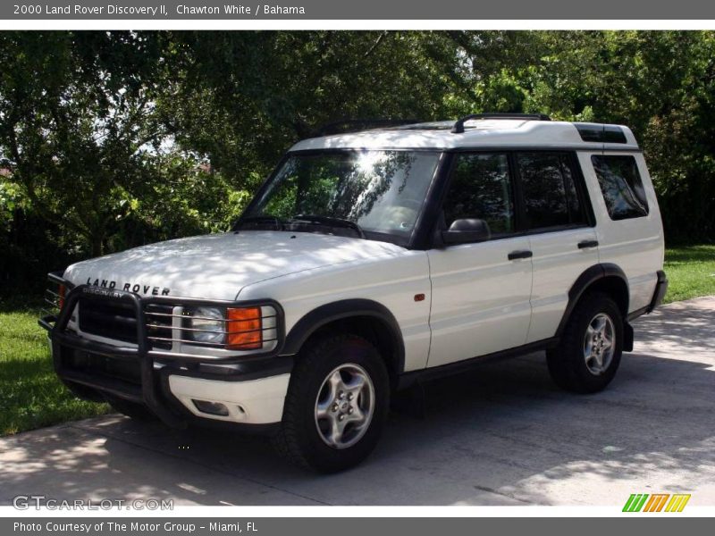 Chawton White / Bahama 2000 Land Rover Discovery II