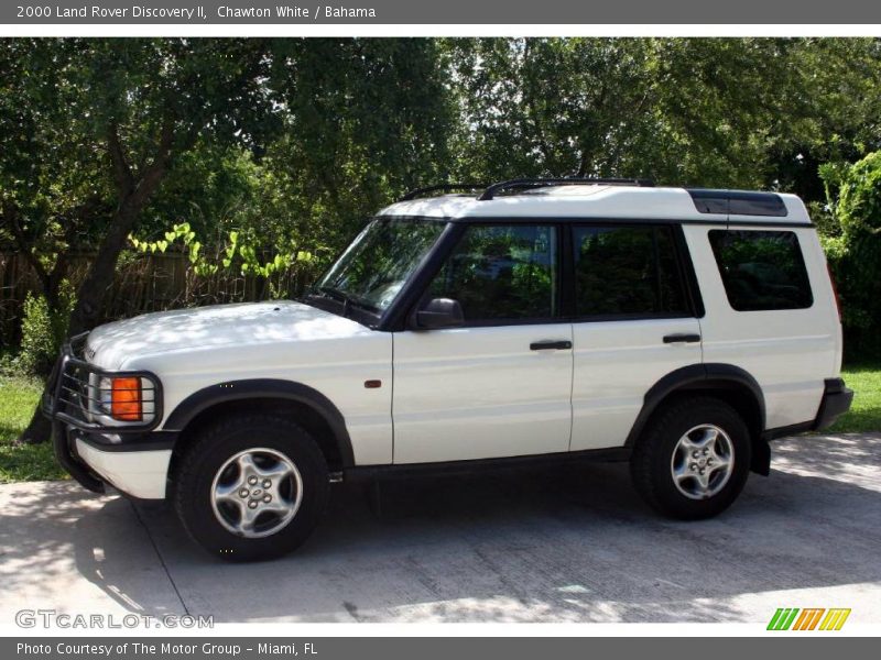 Chawton White / Bahama 2000 Land Rover Discovery II