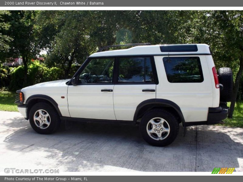 Chawton White / Bahama 2000 Land Rover Discovery II