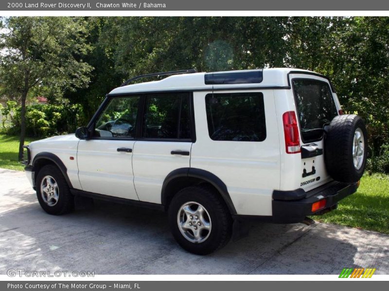 Chawton White / Bahama 2000 Land Rover Discovery II
