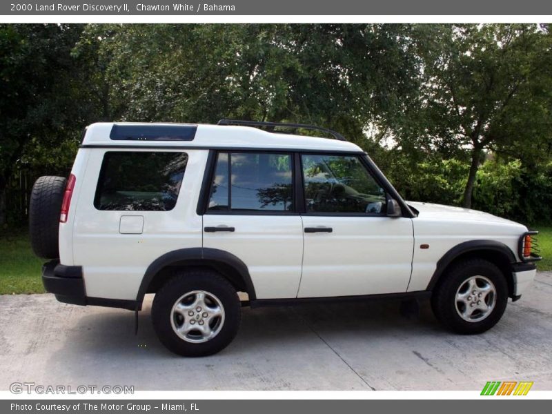 Chawton White / Bahama 2000 Land Rover Discovery II