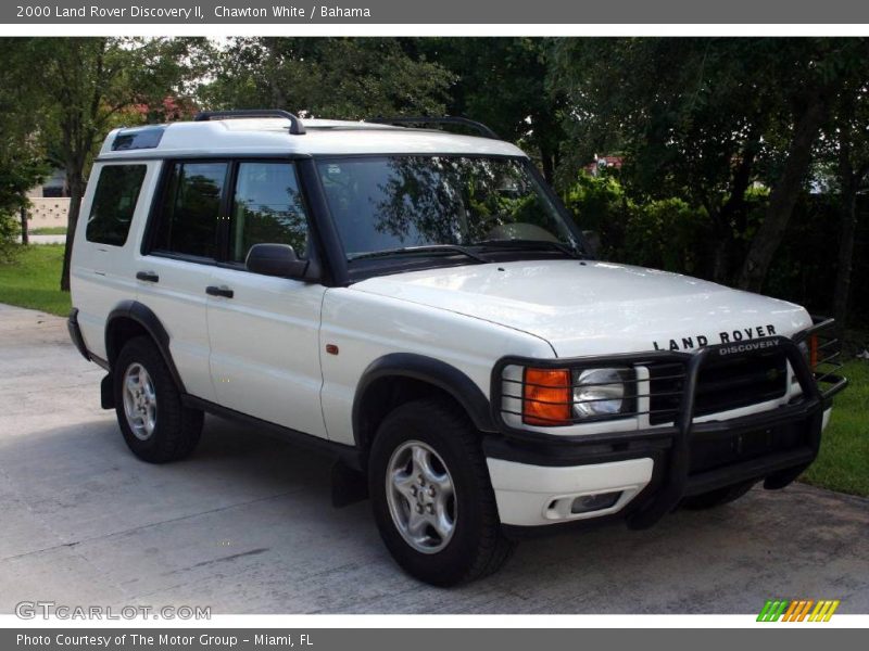 Chawton White / Bahama 2000 Land Rover Discovery II