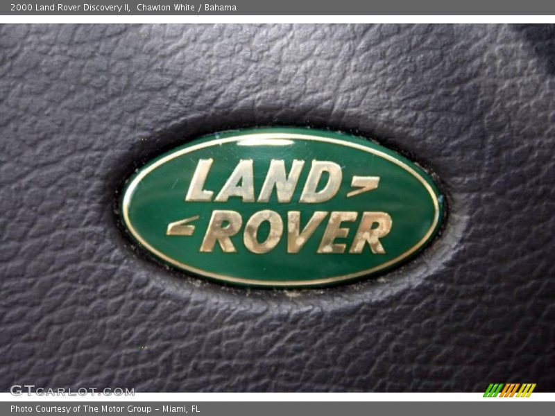 Chawton White / Bahama 2000 Land Rover Discovery II