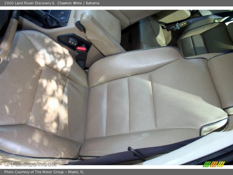 Chawton White / Bahama 2000 Land Rover Discovery II