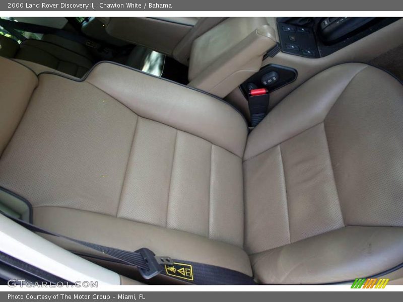 Chawton White / Bahama 2000 Land Rover Discovery II