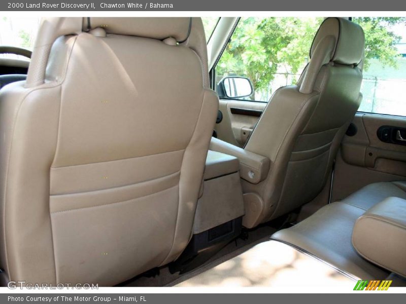 Chawton White / Bahama 2000 Land Rover Discovery II