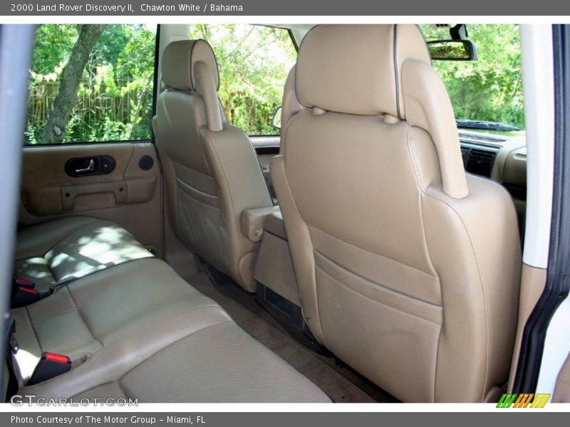 Chawton White / Bahama 2000 Land Rover Discovery II