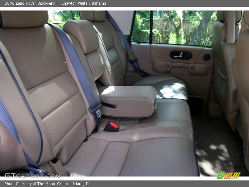 Chawton White / Bahama 2000 Land Rover Discovery II