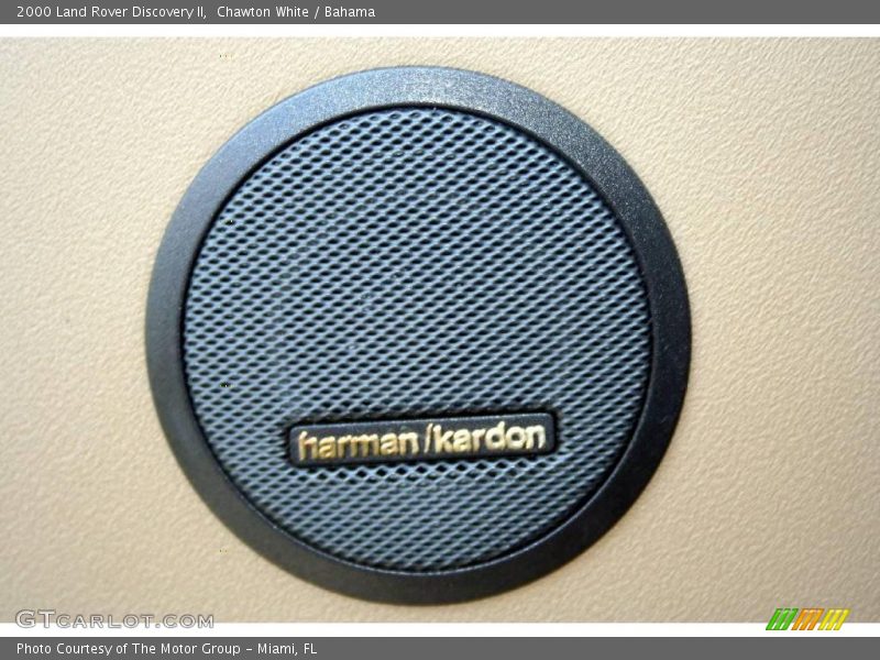 Chawton White / Bahama 2000 Land Rover Discovery II