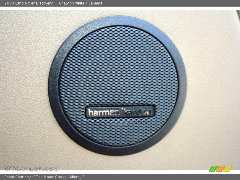 Chawton White / Bahama 2000 Land Rover Discovery II