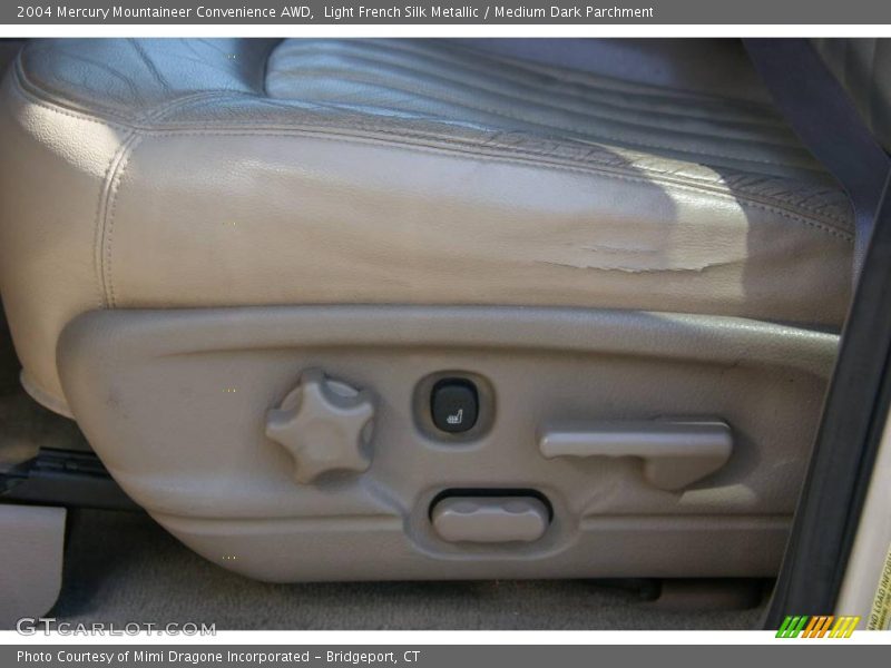 Light French Silk Metallic / Medium Dark Parchment 2004 Mercury Mountaineer Convenience AWD