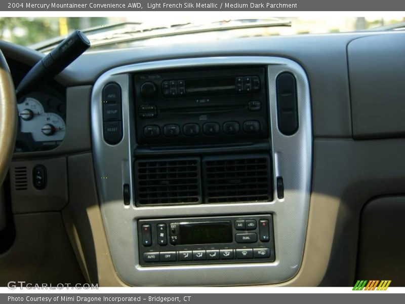 Light French Silk Metallic / Medium Dark Parchment 2004 Mercury Mountaineer Convenience AWD
