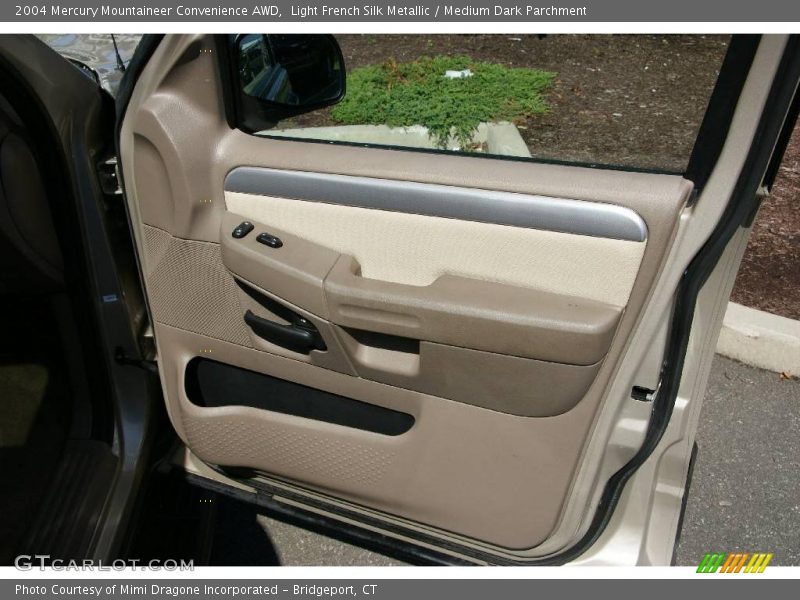 Light French Silk Metallic / Medium Dark Parchment 2004 Mercury Mountaineer Convenience AWD