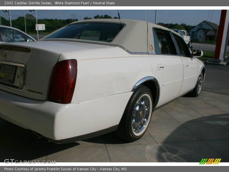White Diamond Pearl / Neutral Shale 2002 Cadillac DeVille Sedan