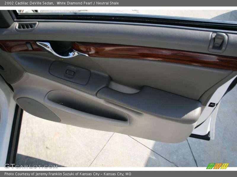 White Diamond Pearl / Neutral Shale 2002 Cadillac DeVille Sedan