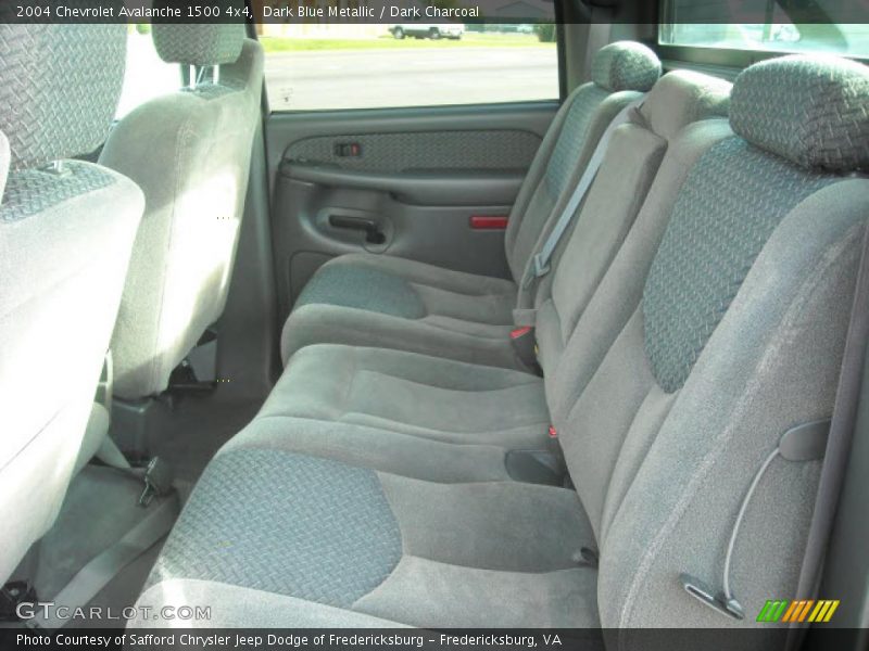 Dark Blue Metallic / Dark Charcoal 2004 Chevrolet Avalanche 1500 4x4