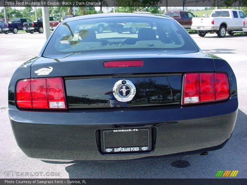 Black / Dark Charcoal 2009 Ford Mustang V6 Coupe