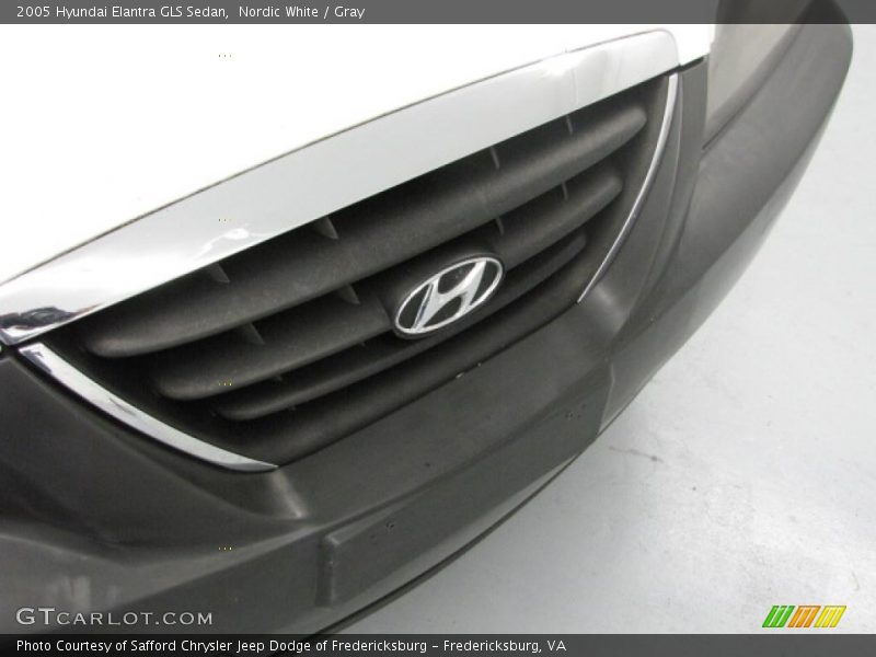 Nordic White / Gray 2005 Hyundai Elantra GLS Sedan