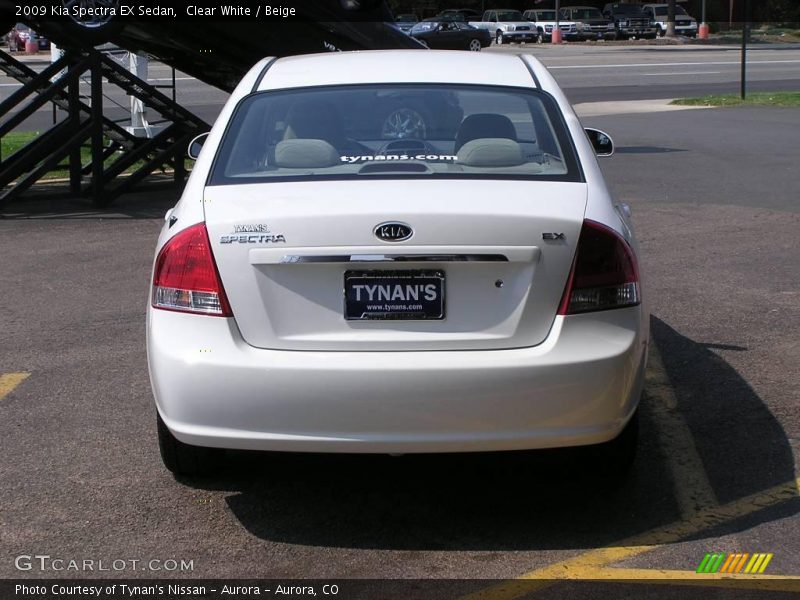 Clear White / Beige 2009 Kia Spectra EX Sedan