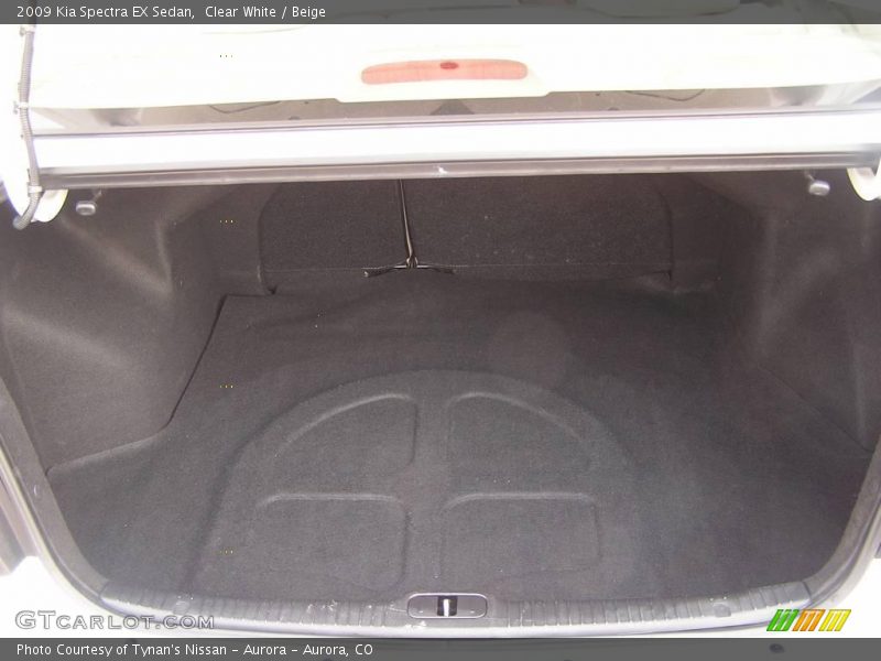 Clear White / Beige 2009 Kia Spectra EX Sedan