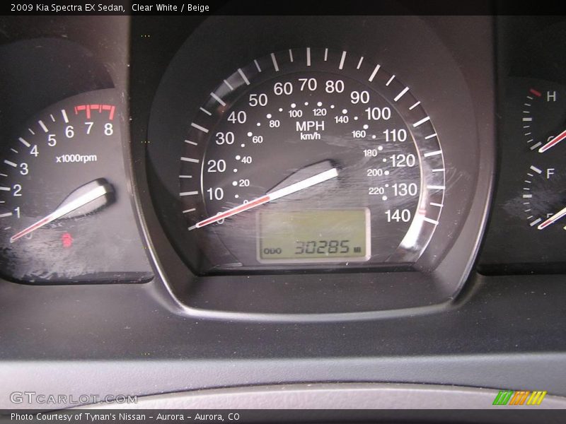 Clear White / Beige 2009 Kia Spectra EX Sedan