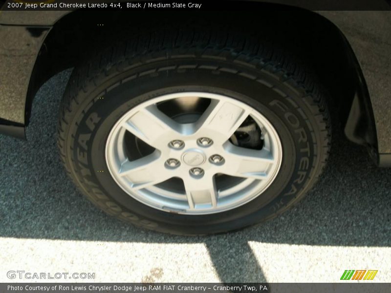 Black / Medium Slate Gray 2007 Jeep Grand Cherokee Laredo 4x4