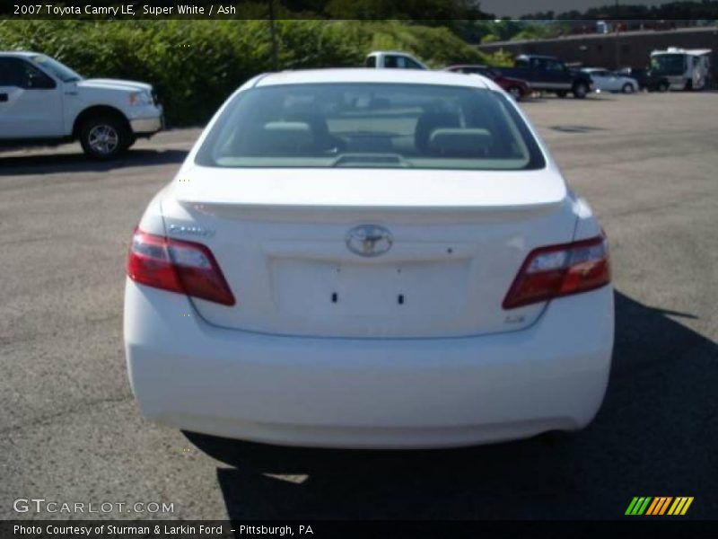Super White / Ash 2007 Toyota Camry LE