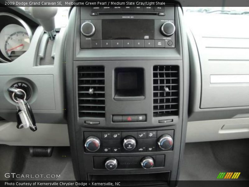 Melbourne Green Pearl / Medium Slate Gray/Light Shale 2009 Dodge Grand Caravan SE