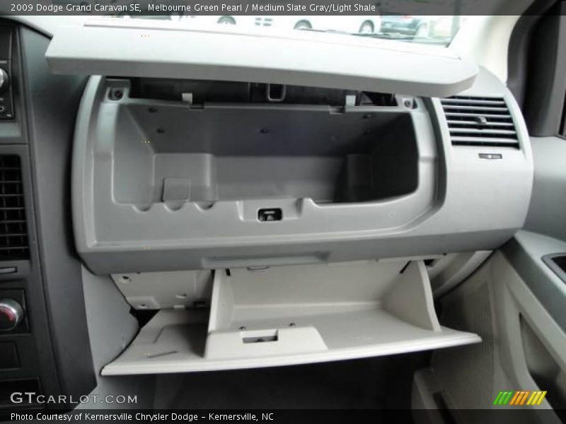 Melbourne Green Pearl / Medium Slate Gray/Light Shale 2009 Dodge Grand Caravan SE