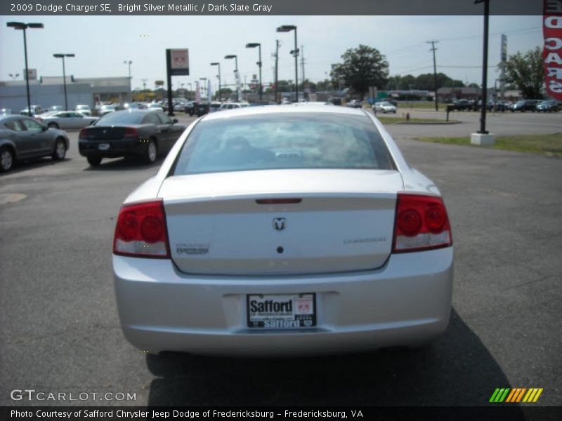 Bright Silver Metallic / Dark Slate Gray 2009 Dodge Charger SE