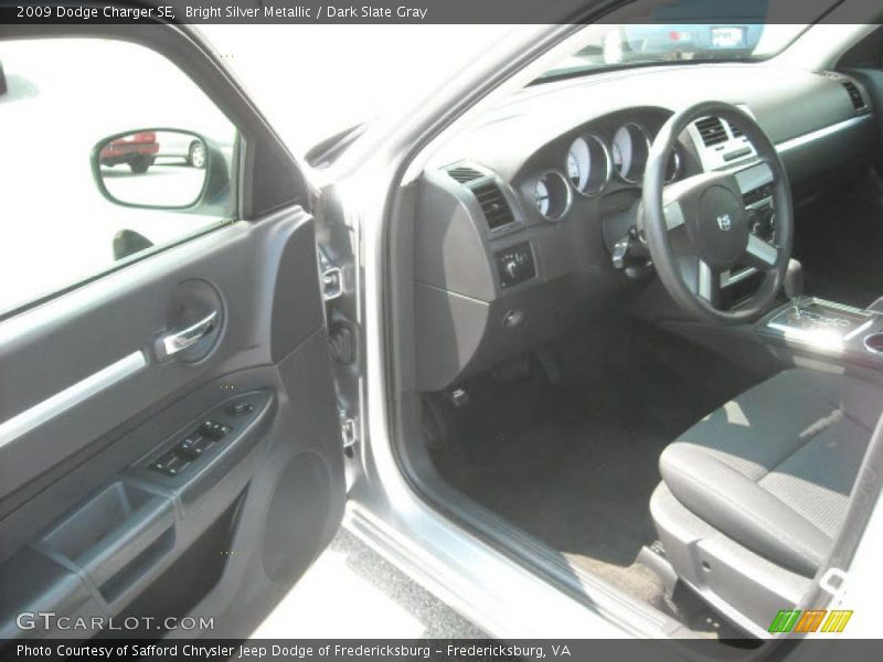 Bright Silver Metallic / Dark Slate Gray 2009 Dodge Charger SE