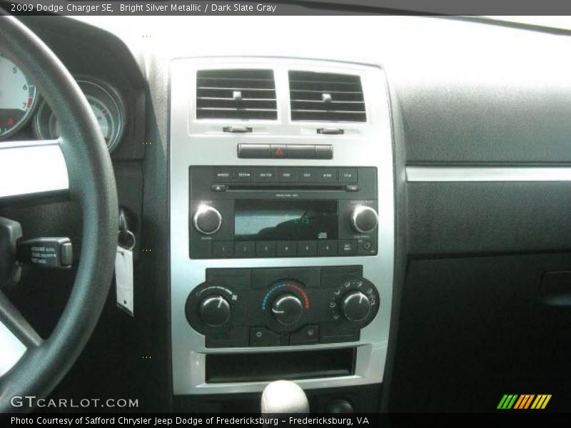 Bright Silver Metallic / Dark Slate Gray 2009 Dodge Charger SE