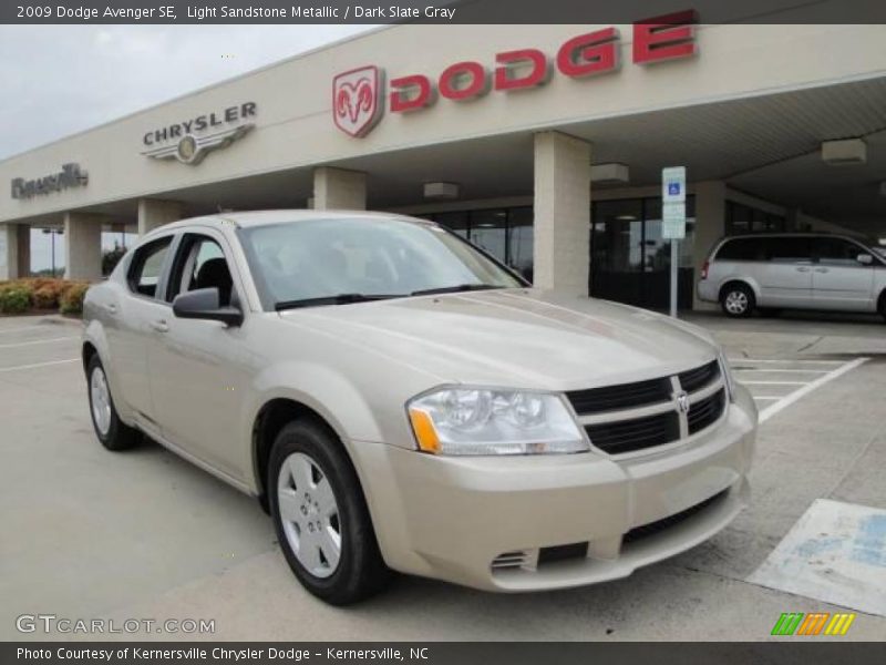 Light Sandstone Metallic / Dark Slate Gray 2009 Dodge Avenger SE