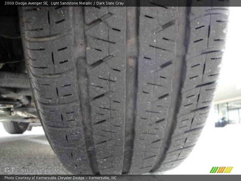 Light Sandstone Metallic / Dark Slate Gray 2009 Dodge Avenger SE