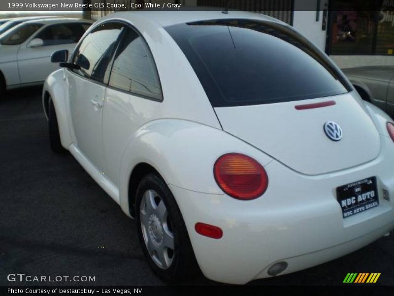 Cool White / Gray 1999 Volkswagen New Beetle GLS Coupe