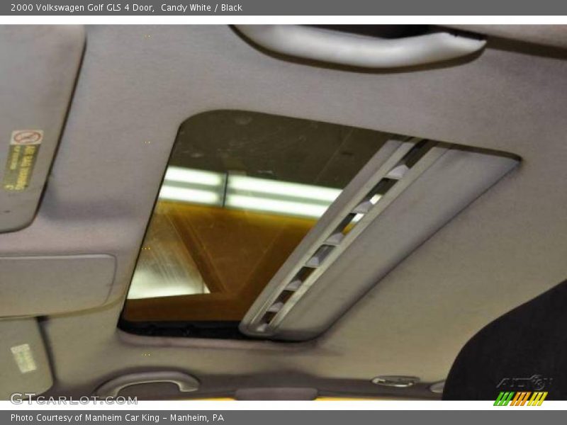 Candy White / Black 2000 Volkswagen Golf GLS 4 Door