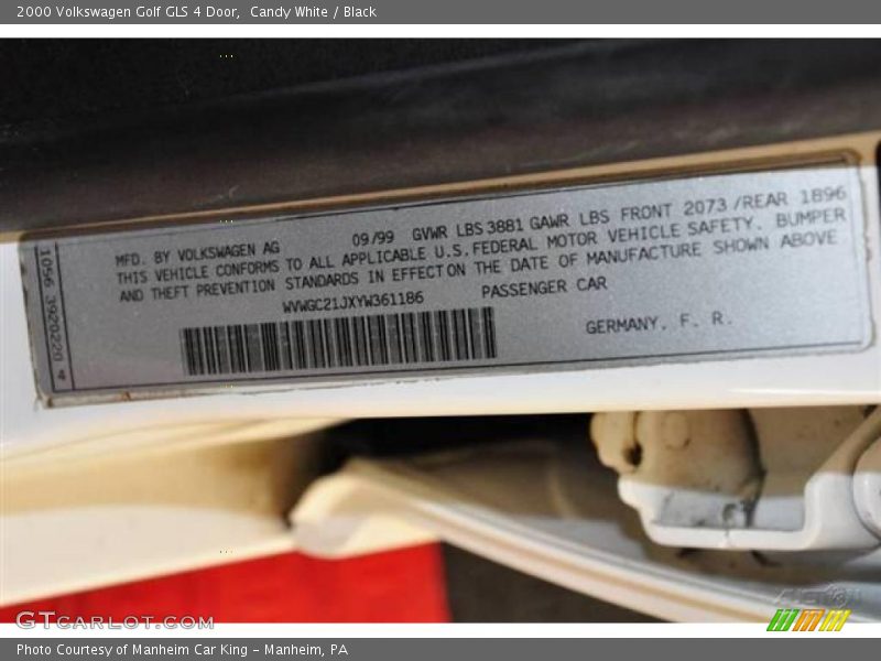 Candy White / Black 2000 Volkswagen Golf GLS 4 Door