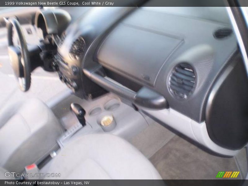 Cool White / Gray 1999 Volkswagen New Beetle GLS Coupe