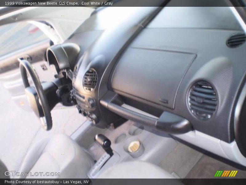 Cool White / Gray 1999 Volkswagen New Beetle GLS Coupe