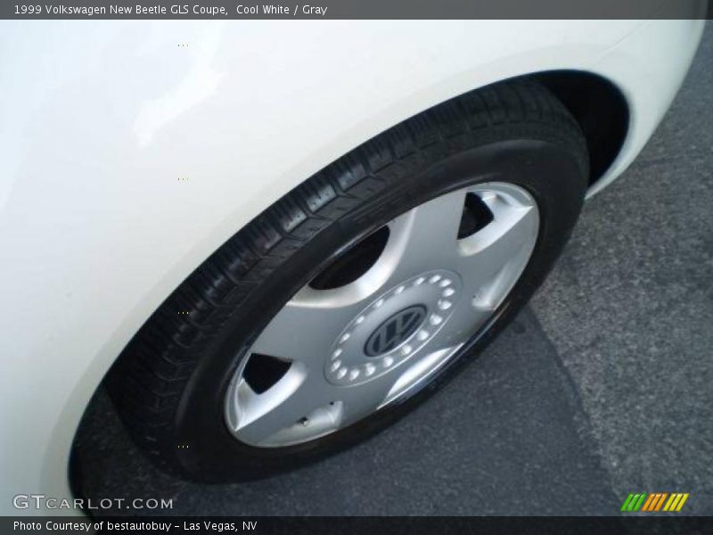 Cool White / Gray 1999 Volkswagen New Beetle GLS Coupe