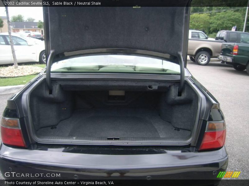 Sable Black / Neutral Shale 2002 Cadillac Seville SLS
