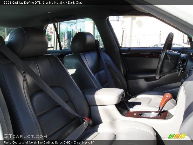 Sterling Metallic / Dark Gray 2002 Cadillac DeVille DTS