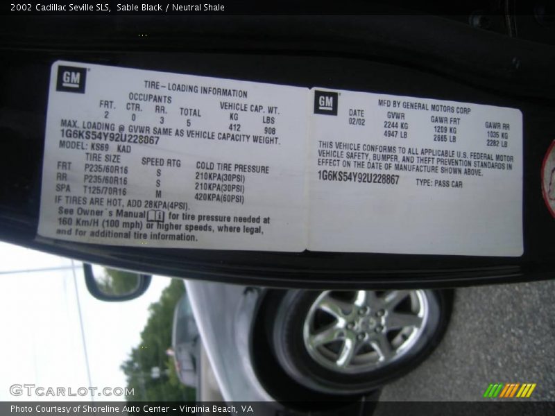 Sable Black / Neutral Shale 2002 Cadillac Seville SLS