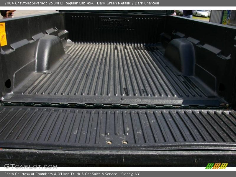Dark Green Metallic / Dark Charcoal 2004 Chevrolet Silverado 2500HD Regular Cab 4x4