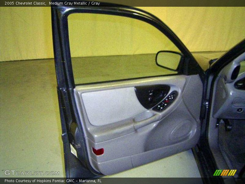 Medium Gray Metallic / Gray 2005 Chevrolet Classic