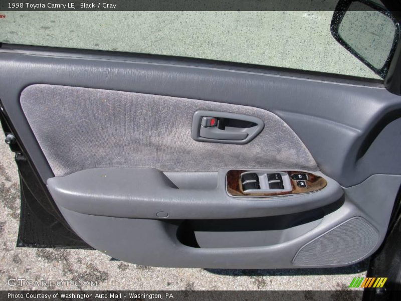 Black / Gray 1998 Toyota Camry LE