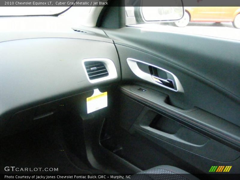 Cyber Gray Metallic / Jet Black 2010 Chevrolet Equinox LT