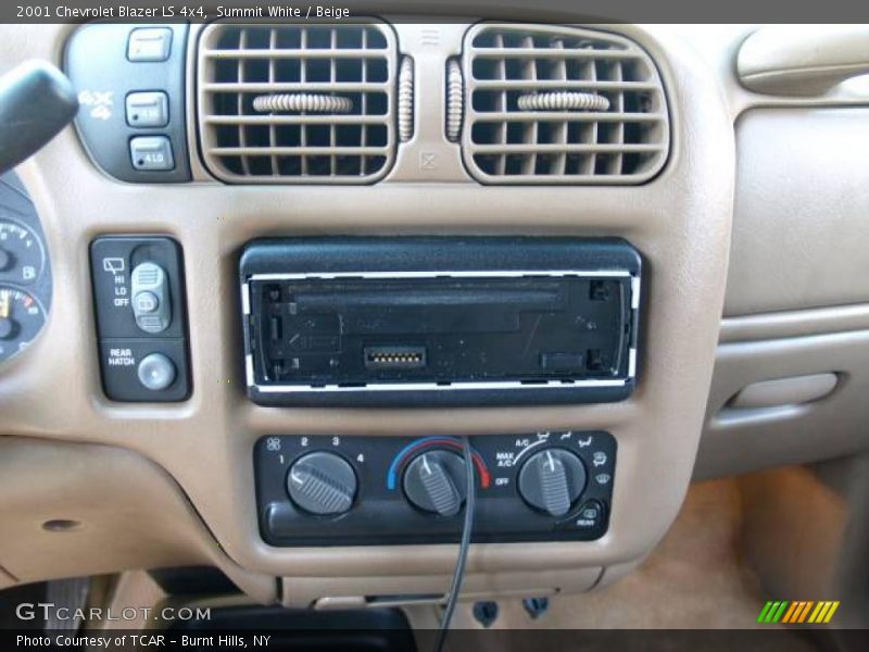 Summit White / Beige 2001 Chevrolet Blazer LS 4x4