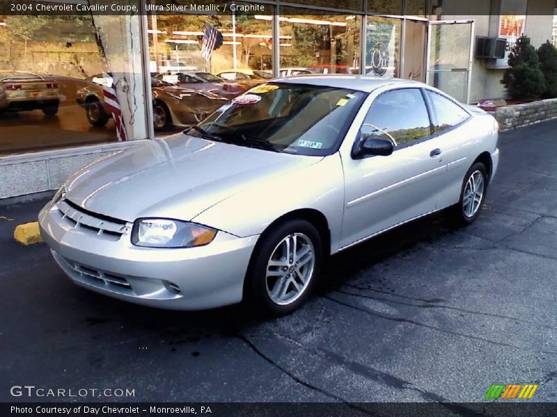 Ultra Silver Metallic / Graphite 2004 Chevrolet Cavalier Coupe