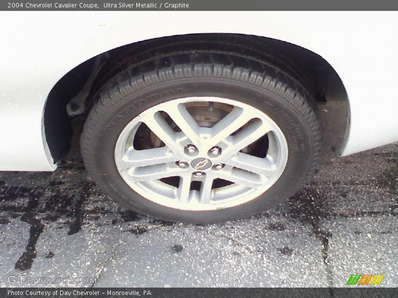 Ultra Silver Metallic / Graphite 2004 Chevrolet Cavalier Coupe